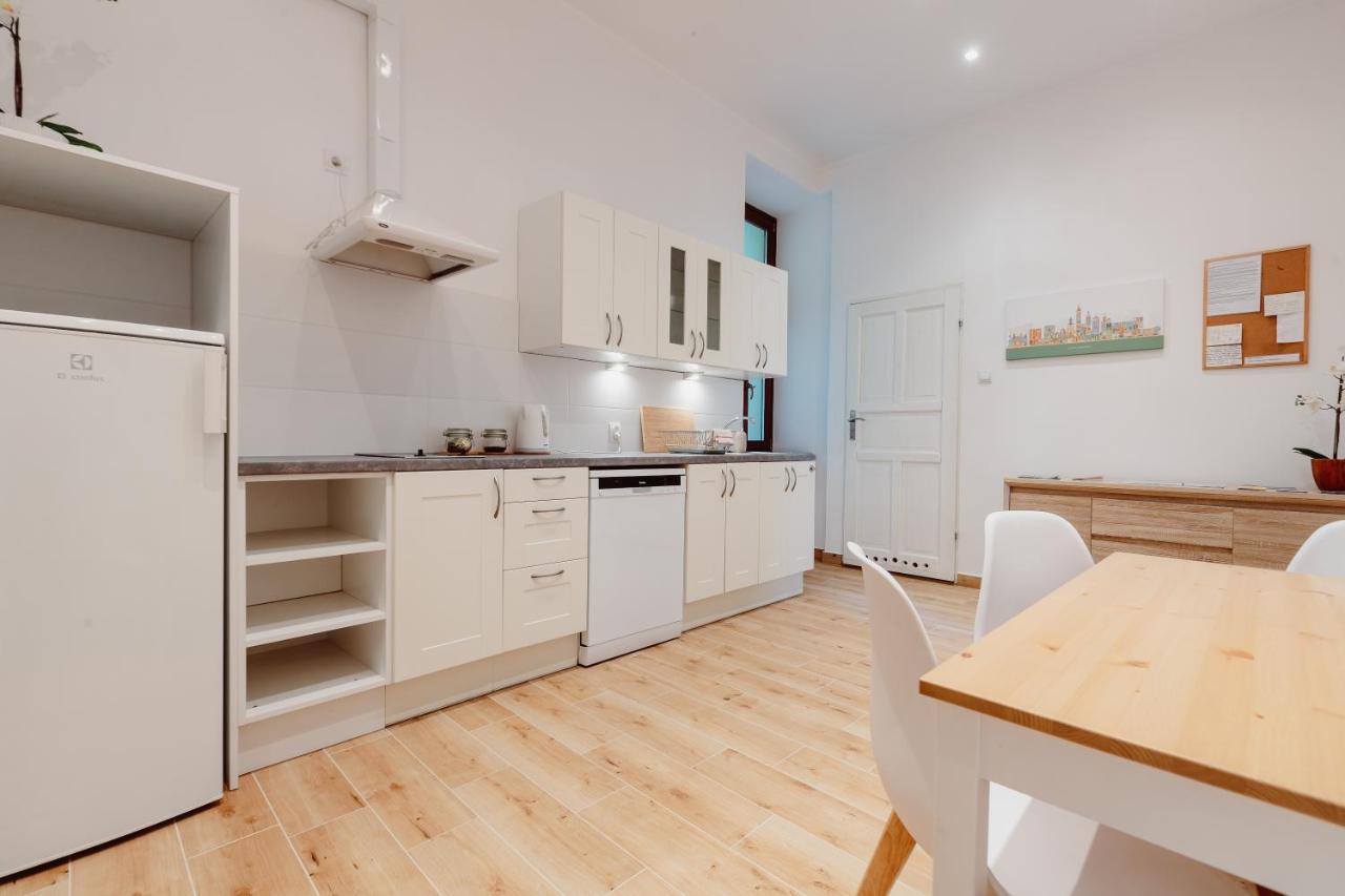 Atticus Apartments Krasków Εξωτερικό φωτογραφία