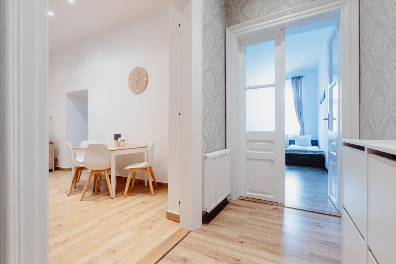 Atticus Apartments Krasków Εξωτερικό φωτογραφία