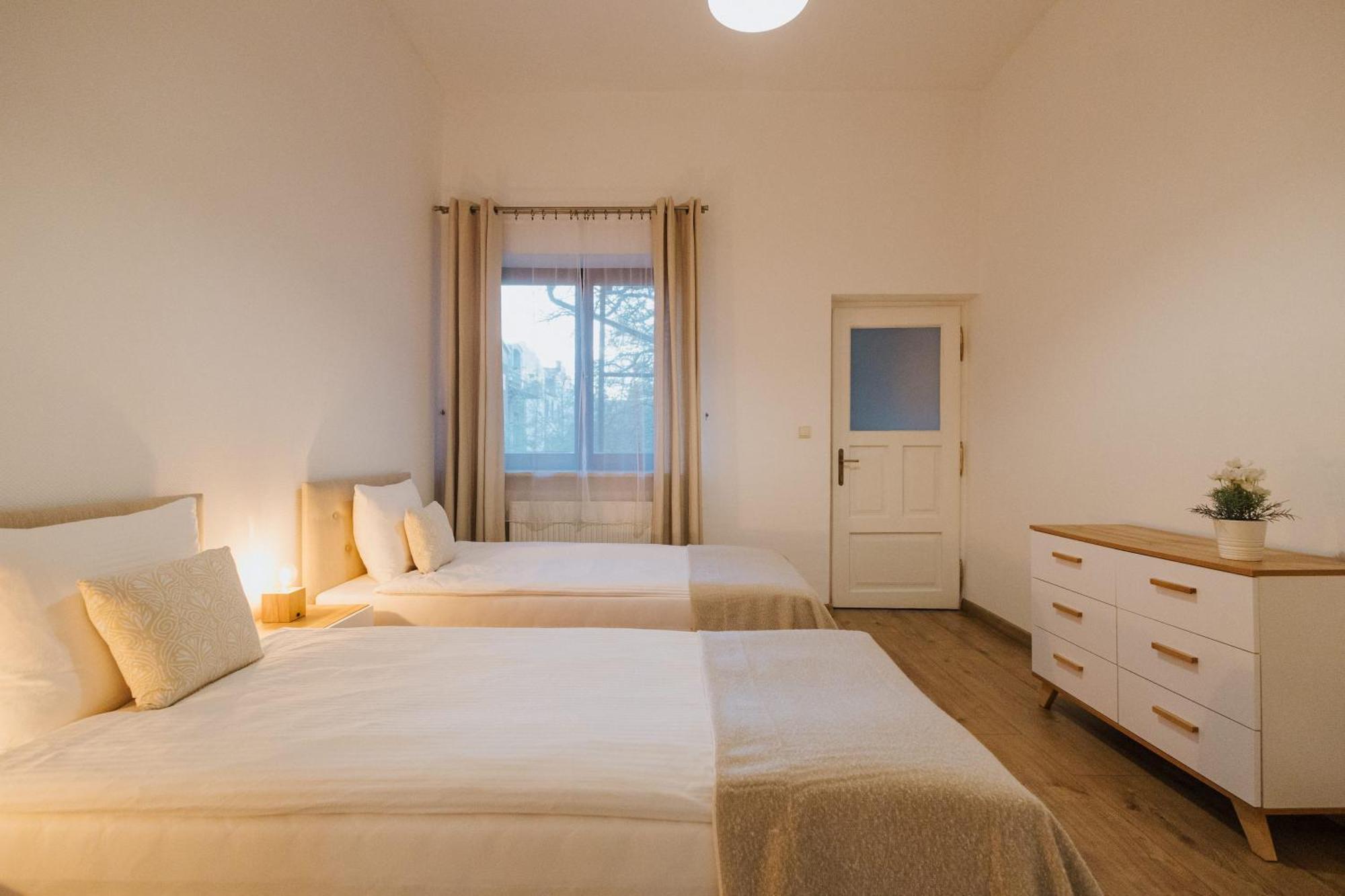 Atticus Apartments Krasków Εξωτερικό φωτογραφία