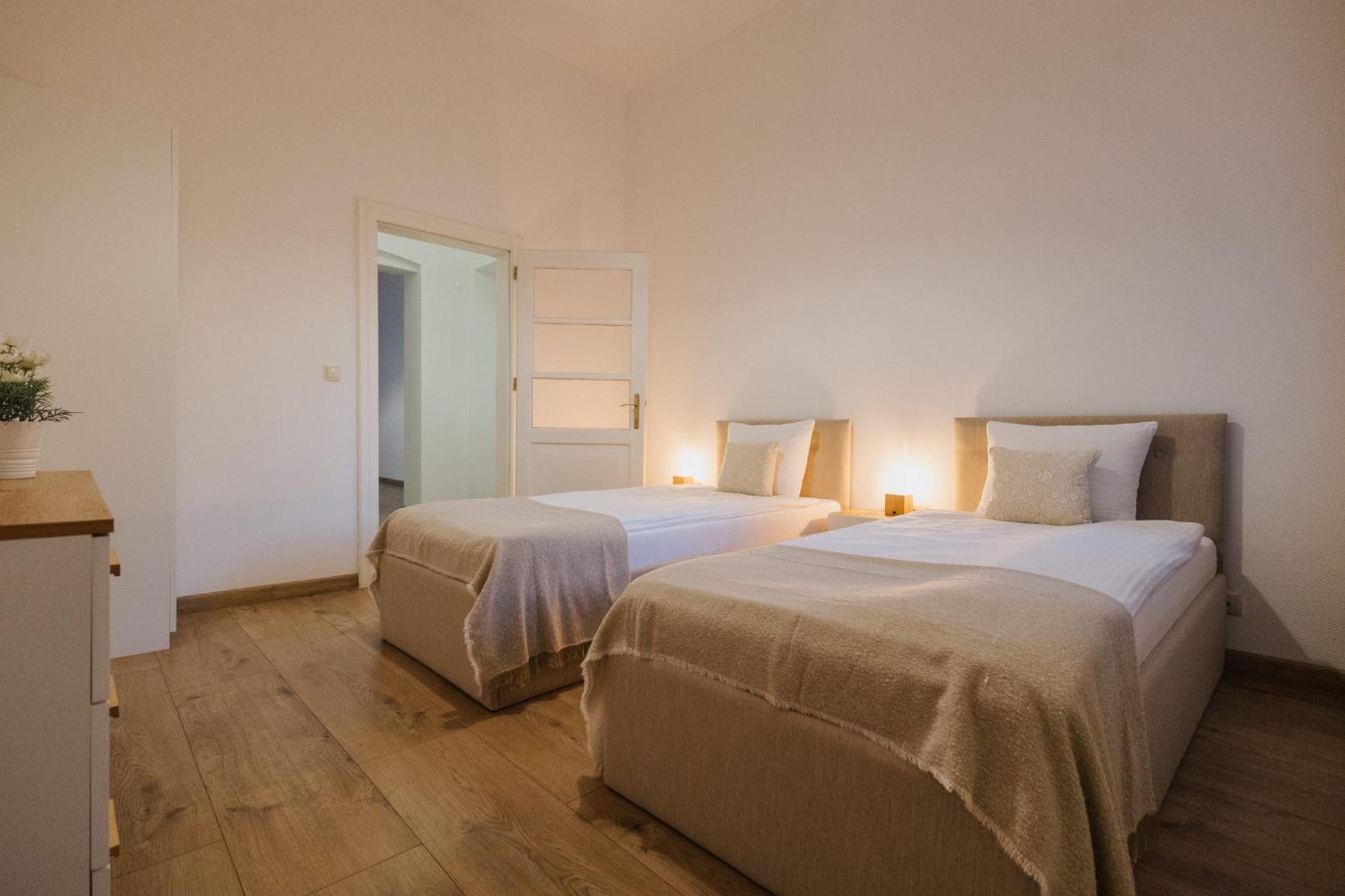 Atticus Apartments Krasków Εξωτερικό φωτογραφία