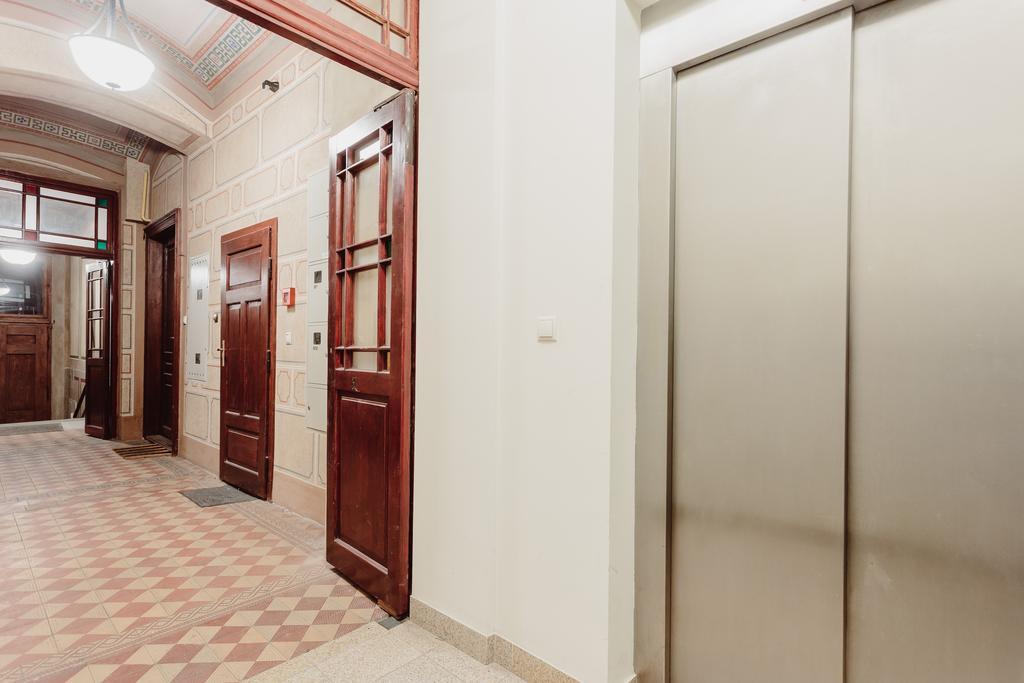 Atticus Apartments Krasków Εξωτερικό φωτογραφία