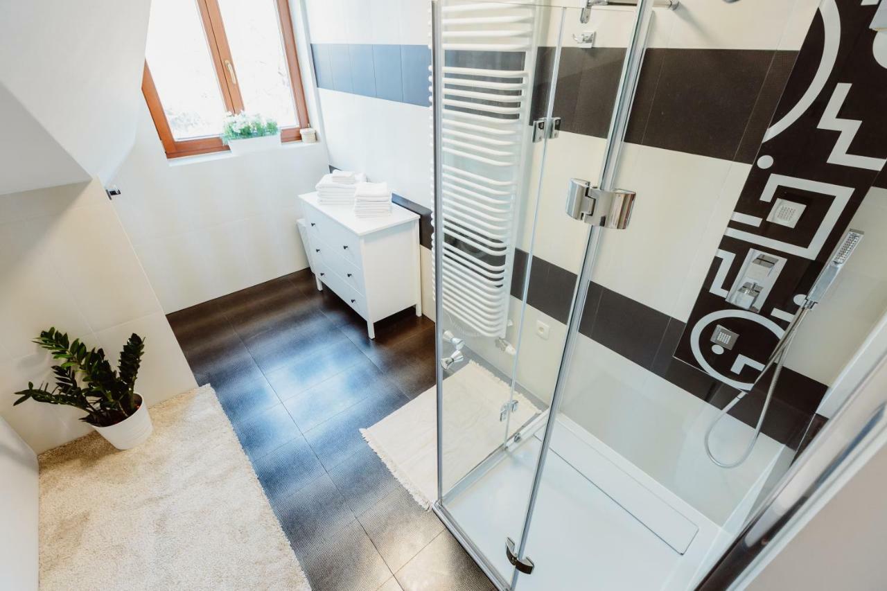 Atticus Apartments Krasków Εξωτερικό φωτογραφία